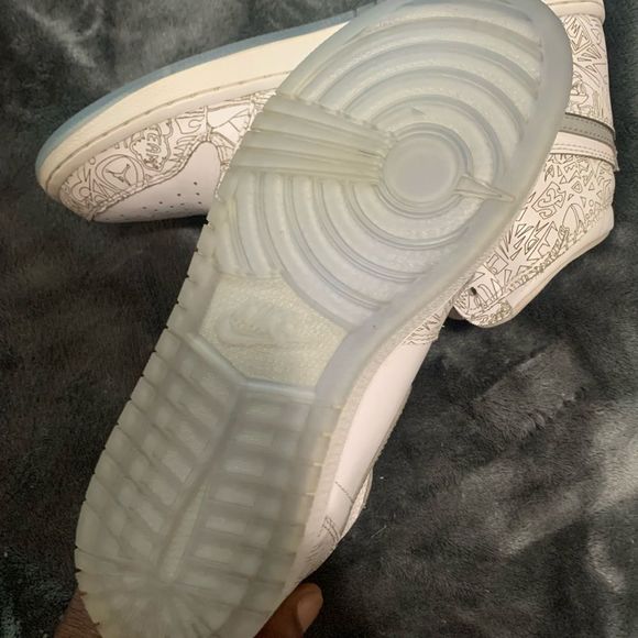 Jordan 1 Retro High OG Laser 2015 - 705289-100 White Metallic Silver - Picture 4 of 6